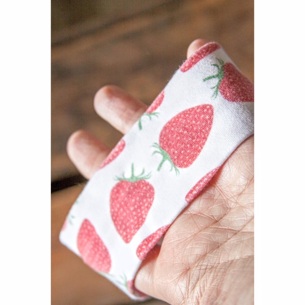 🍓Baby/Toddler Strawberry Headband🍓 - Picture 2 of 3